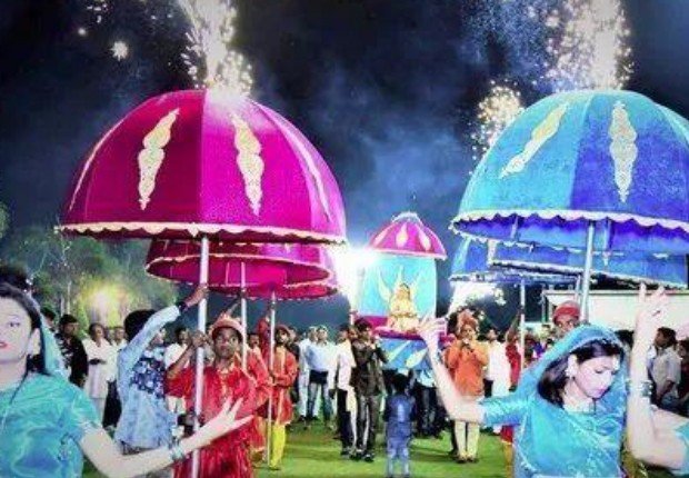 Illuminated Umbrella Procession - Udaipur Hotel, Villa & Resort